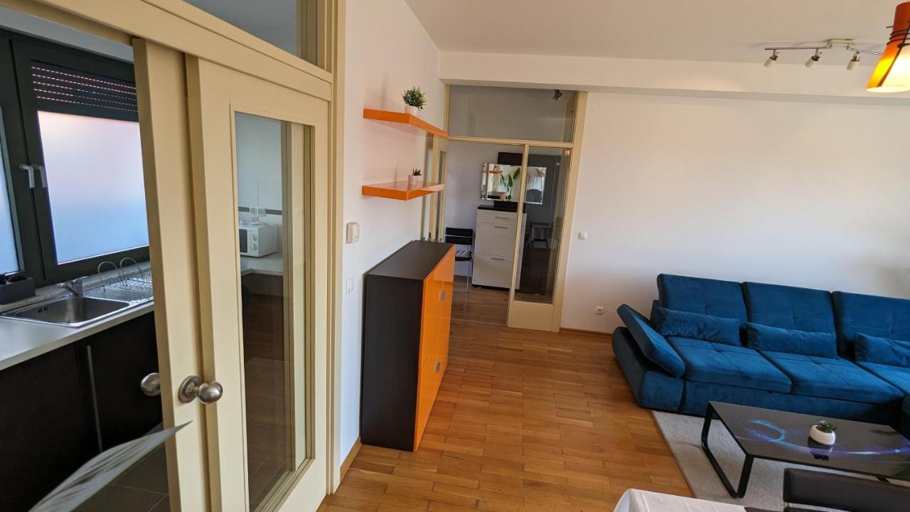 Downtown Fiume, Underground Garage Within The Property Bagian luar foto