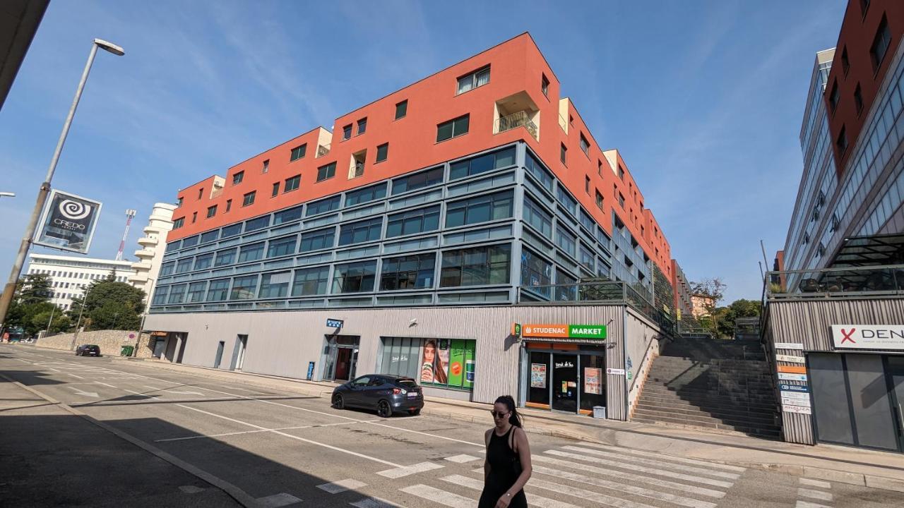 Downtown Fiume, Underground Garage Within The Property Bagian luar foto