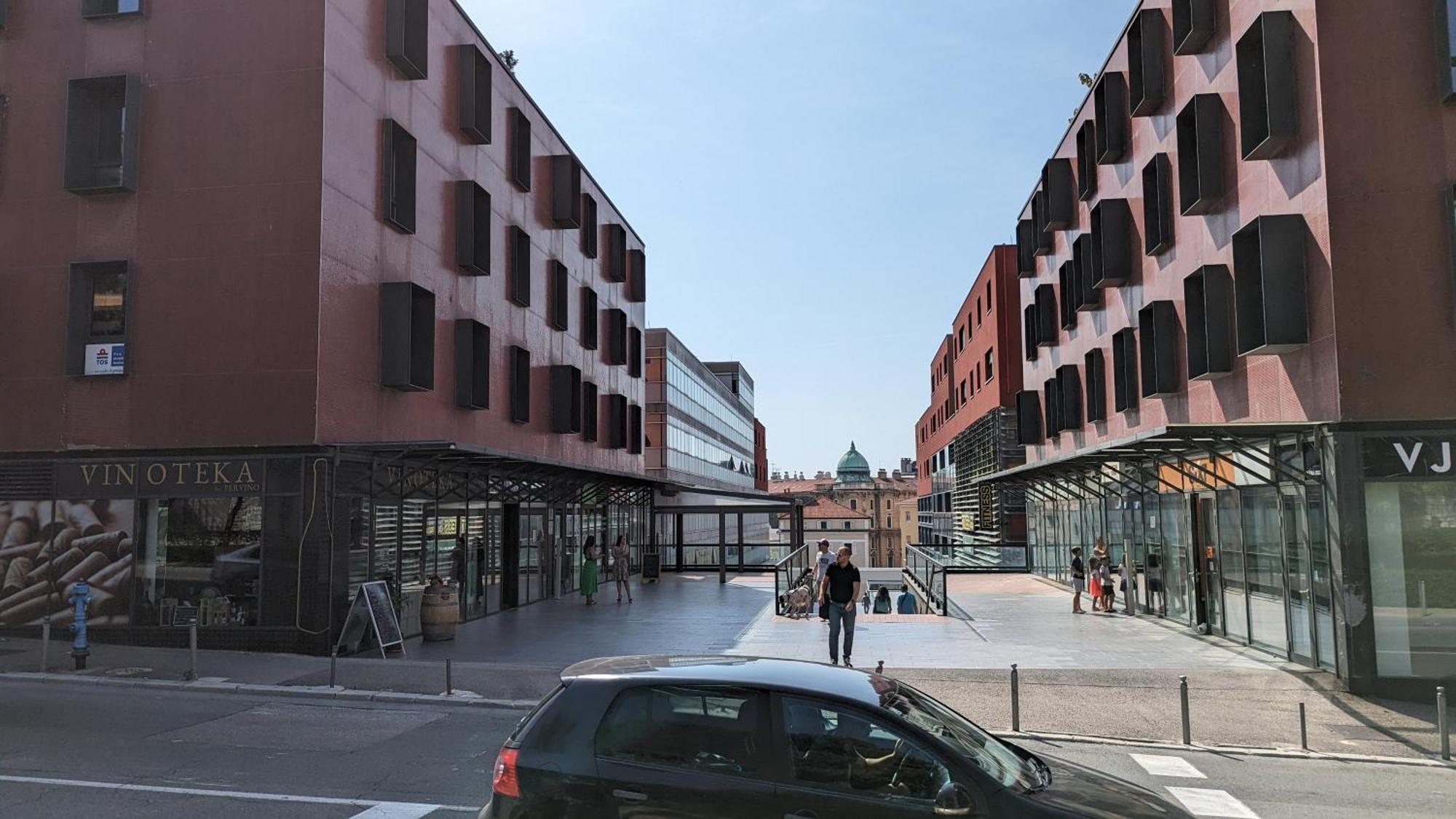Downtown Fiume, Underground Garage Within The Property Bagian luar foto